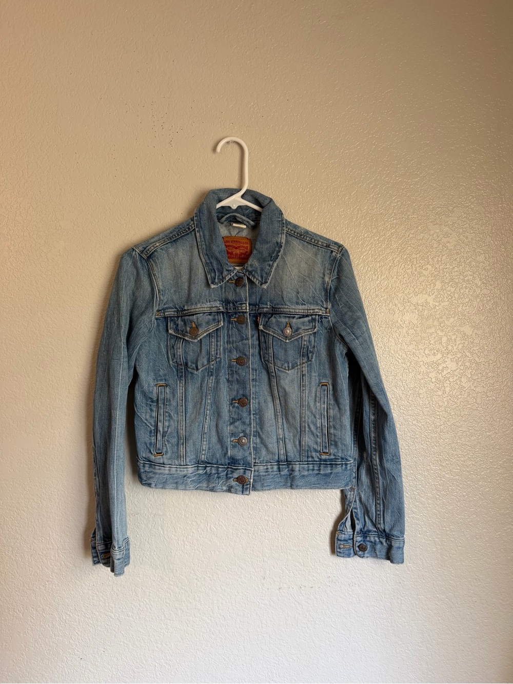 Levi’s women’s denim jacket size M